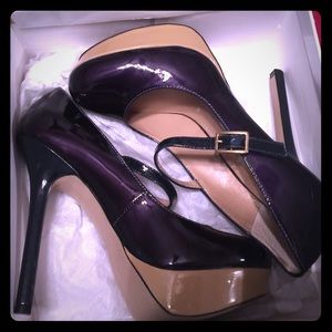 Steve Madden Women’s Patent Leather Pumps.